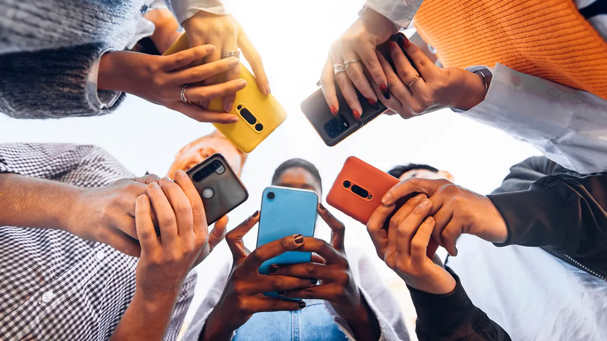The Internet Affects Children's Lives--Teens Must Read